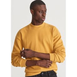 Bluza z niską stójką - Żółty. Żółte bluzy męskie Reserved, xl, bez wzorów, ze stójką, bez rękawów, bez kaptura. Za 79,99 zł.