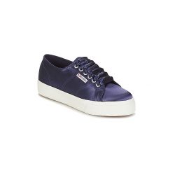 Buty Superga 2730 SATIN W. Niebieskie trampki i tenisówki damskie Superga, bez wzorów, bez zapięcia. Za 194,50 zł.