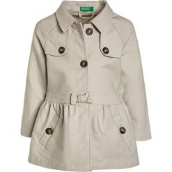 Benetton Płaszcz wełniany /Płaszcz klasyczny beige. Brązowe kurtki chłopięce marki Benetton, z bawełny. Za 209,00 zł.