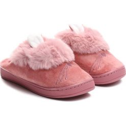 Ciemnoróżowe Kapcie In Paradise. Czerwone kapcie dziewczęce Born2be, z materiału. Za 24,99 zł.