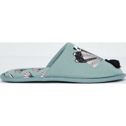 Etam - Kapcie Jihan. Zielone kapcie damskie Etam, z gumy. Za 59,90 zł.