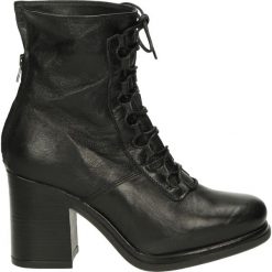 Botki - 24639 TER NER. Czarne botki damskie skórzane marki Venezia. Za 299,00 zł.