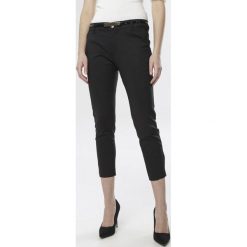 Czarne Spodnie Thepeia. Czarne spodnie damskie Born2be, s, z tkaniny. Za 89,99 zł.