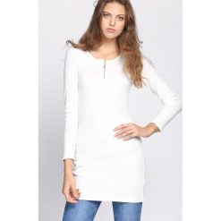 Biała Tunika Assortment. Białe bez kategorii marki Born2be, na imprezę, m, z okrągłym kołnierzem, z długim rękawem. Za 19,99 zł.