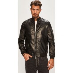 Armani Exchange - Kurtka bomber skórzana. Czarne płaszcze męskie Armani Exchange, s, bez wzorów, z elastanu, krótkie, bez kaptura. Za 2159,00 zł.