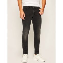 Jeansy Slim Fit Iceberg 20EI1P02SK16003. Czarne jeansy męskie Iceberg, m, bez wzorów, z elastanu. W wyprzedaży za 559,00 zł.