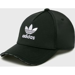 Adidas Originals - Czapka. Czarne czapki z daszkiem damskie adidas Originals, z bawełny. W wyprzedaży za 79,90 zł.