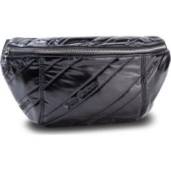 Saszetka nerka JUICY COUTURE BLACK LABEL - Patti B4JCH0137 Black. Czarne nerki damskie Juicy Couture Black Label, bez wzorów, z materiału, młodzieżowe, bez dodatków. Za 1789,00 zł.