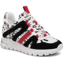Sneakersy DKNY - Lace Up Sneake K4981757 Wht/Black Whb. Czarne półbuty damskie DKNY, bez wzorów, z zamszu, bez obcasa, na płaskiej podeszwie, bez zapięcia. Za 679,00 zł.
