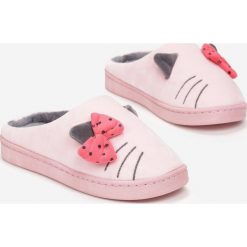 Różowe Kapcie Yreless. Różowe kapcie damskie Born2be. Za 39,99 zł.