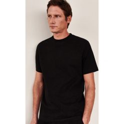 Klasyczny T-shirt - Granatowy. Niebieskie t-shirty męskie Reserved, s, bez wzorów, klasyczne, z klasycznym kołnierzykiem. W wyprzedaży za 19,99 zł.
