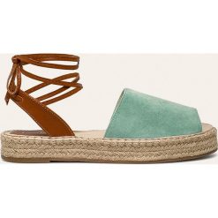 Answear - Espadryle Vera Blum. Zielone espadryle damskie ANSWEAR, bez wzorów, z gumy, bez obcasa, na obcasie. W wyprzedaży za 79,90 zł.