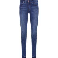 Jeansy Skinny Fit Guess 1981 W02A46 D32J7. Niebieskie jeansy damskie Guess. W wyprzedaży za 449,00 zł.