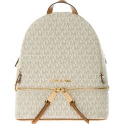 Michael Kors Rhea Medium Plecak Beżowy. Brązowe plecaki damskie w paski, z materiału. Za 1300,95 zł.