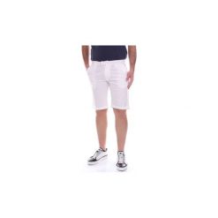Szorty i Bermudy Perfection 18713. Białe spodenki i szorty męskie Perfection, m, bez wzorów. Za 256,90 zł.