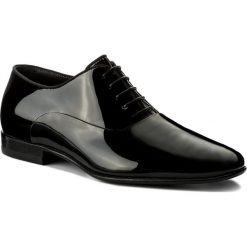 Półbuty BOSS - Evening 50370447 10193322 01 Black 001. Czarne derby męskie Boss, z lakierowanej skóry. W wyprzedaży za 699,00 zł.