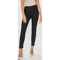Levi's Made & Crafted - Jeansy 721. Czarne jeansy damskie Levi's® Made & Crafted, s, z aplikacjami, z elastanu, z podwyższonym stanem. W wyprzedaży za 399,90 zł.