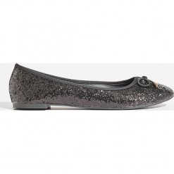 Brokatowe baleriny - Czarny. Czarne baleriny damskie marki Sinsay. Za 29,99 zł.