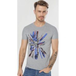 Szara Koszulka Evanara. Szare koszulki męskie Born2be, xl, bez wzorów, bez kołnierzyka, bez rękawów. W wyprzedaży za 24,99 zł.