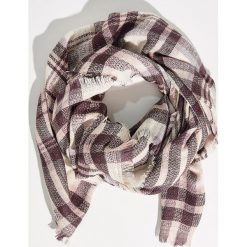 Szal w kratkę - Fioletowy. Fioletowe szaliki damskie marki Sinsay, w kratkę. Za 39,99 zł.