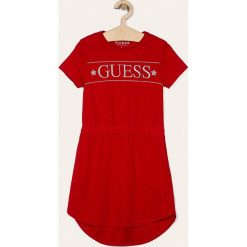 Guess Jeans - Sukienka dziecięca 118-175 cm. Czerwone sukienki dziewczęce Guess Jeans, z nadrukiem, z bawełny, casualowe, z krótkim rękawem, krótkie, mini, proste. Za 179,90 zł.