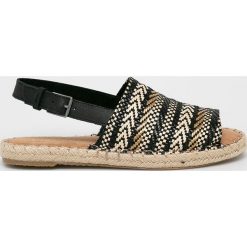 Toms - Sandały Clara. Czarne klapki damskie Toms, bez wzorów, ze skóry, bez obcasa, na szpilce. W wyprzedaży za 189,90 zł.