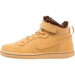 Nike Sportswear NIKE COURT BOROUGH MID WTR PSV Tenisówki i Trampki wysokie haystack/baroque brow. Brązowe trampki dziewczęce Nike Sportswear, ze skóry. W wyprzedaży za 129,35 zł.