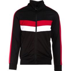 Czarna Bluza Delasana. Czarne bluzy męskie Born2be, xl, bez wzorów, bez kołnierzyka, bez rękawów, bez kaptura. W wyprzedaży za 79,99 zł.