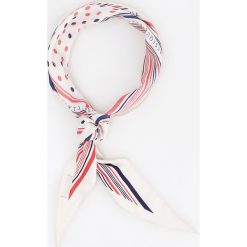 Wzorzysta apaszka - Czerwony. Czerwone apaszki damskie marki Reserved. Za 39,99 zł.