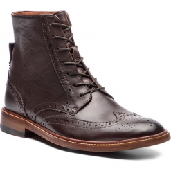 Kozaki CLARKS - James Hi 261355407 Dark Brown Leather. Brązowe glany męskie marki Clarks, ze skóry. W wyprzedaży za 589,00 zł.