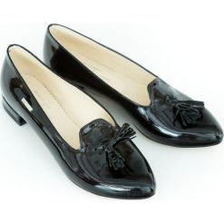 Eleganckie baleriny w szpic - skóra naturalna - model 045 - kolor czarny lakierowany. Czarne baleriny damskie Zapato, bez wzorów, z jeansu, eleganckie, bez obcasa, na obcasie. W wyprzedaży za 179,40 zł.