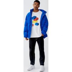 Koszulka Lego z klockami. Białe koszulki męskie Pull&Bear, m, bez wzorów, bez kołnierzyka, z krótkim rękawem, krótkie. Za 59,90 zł.