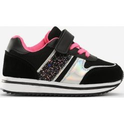 Czarne Buty Sportowe Embouchure. Czarne buty dziewczęce sportowe Born2be, bez wzorów, na sznurówki. Za 79,99 zł.