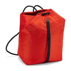Plecak sportowy w kolorze czerwonym - (S)43 x (W)39 x (G)18 cm. Czerwone plecaki damskie Under Armour, bez wzorów, z poliesteru, sportowe. W wyprzedaży za 79,95 zł.