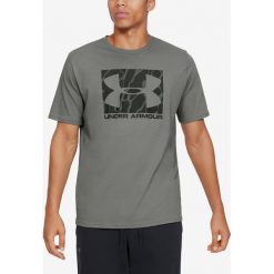 Under Armour Boxed Sportstyle Koszulka Szary. Szare podkoszulki męskie Under Armour, l, z nadrukiem, z bawełny, bez kołnierzyka, z krótkim rękawem, krótkie. Za 119,95 zł.