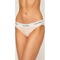 Calvin Klein Underwear - Figi. Różowe majtki damskie Calvin Klein Underwear, s, z nadrukiem, z elastanu. W wyprzedaży za 69,90 zł.