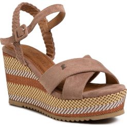 Sandały REFRESH - 69583 Taupe. Pomarańczowe klapki damskie Refresh, bez wzorów, z tworzywa sztucznego, bez obcasa, na obcasie. Za 189,00 zł.