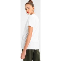 T-shirty damskie: Obey Clothing NEW WORLD Tshirt z nadrukiem cloud white