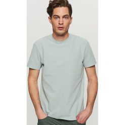 T-shirty męskie: Gładki t-shirt ze strukturalnej dzianiny – Jasny szar