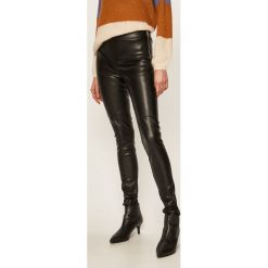Pieces - Legginsy. Czarne spodnie damskie Pieces, s, z poliesteru. W wyprzedaży za 99,90 zł.