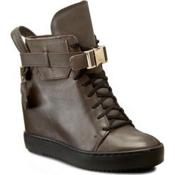 Sneakersy SIMEN - 9501 Sandro 1968. Pomarańczowe półbuty damskie marki Simen, na co dzień, z aplikacjami, ze skóry, bez obcasa, na koturnie, bez zapięcia. W wyprzedaży za 259,00 zł.