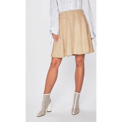 Vila - Spódnica. Czarne spódniczki damskie marki Vila, s, bez wzorów, z elastanu, mini, rozkloszowane. Za 129,90 zł.