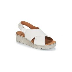 Sandały Clarks UN KARELY HAIL. Białe sandały trekkingowe damskie Clarks. Za 383,20 zł.