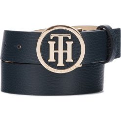 Tommy Hilfiger Pasek Niebieski. Niebieskie paski damskie TOMMY HILFIGER, w paski, ze skóry. Za 290,95 zł.