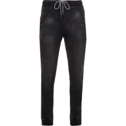 Szare Jeansy Joggery Phalithei. Szare jeansy męskie Born2be, m, bez wzorów, z jeansu. Za 119,99 zł.