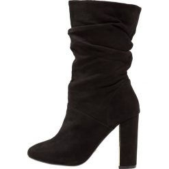 Dorothy Perkins X & FRANC JAX Kozaki na obcasie black. Czarne buty zimowe damskie Dorothy Perkins, z materiału, na obcasie. W wyprzedaży za 255,20 zł.