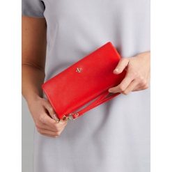 Duży portfel damski czerwony Milano Design - Czerwony. Czerwone portfele damskie MILANO DESIGN, bez wzorów, ze skóry. Za 34,99 zł.