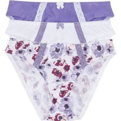 Figi (3 pary) bonprix z nadrukiem + biały + lila. Białe majtki damskie bonprix, z nadrukiem, z bawełny. Za 49,99 zł.