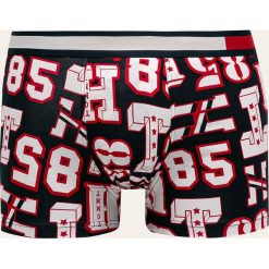 Tommy Hilfiger - Bokserki. Czerwone bokserki męskie TOMMY HILFIGER, s, bez wzorów, z elastanu. W wyprzedaży za 89,90 zł.