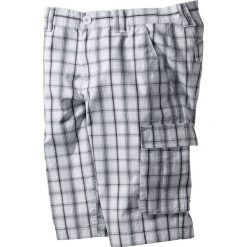 Bermudy bojówki Regular Fit bonprix biało-szary w kratę. Białe spodenki i szorty męskie bonprix, m, bez wzorów, klasyczne. Za 99,99 zł.